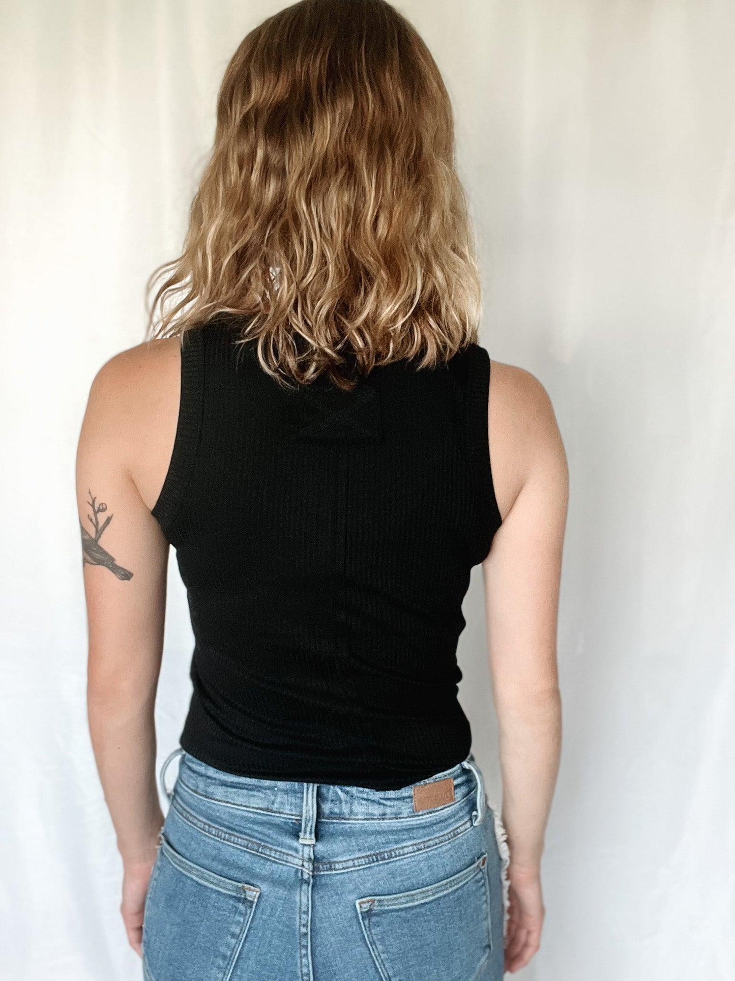 Essential Black Scoop Neck Tank Top - Raising Brave