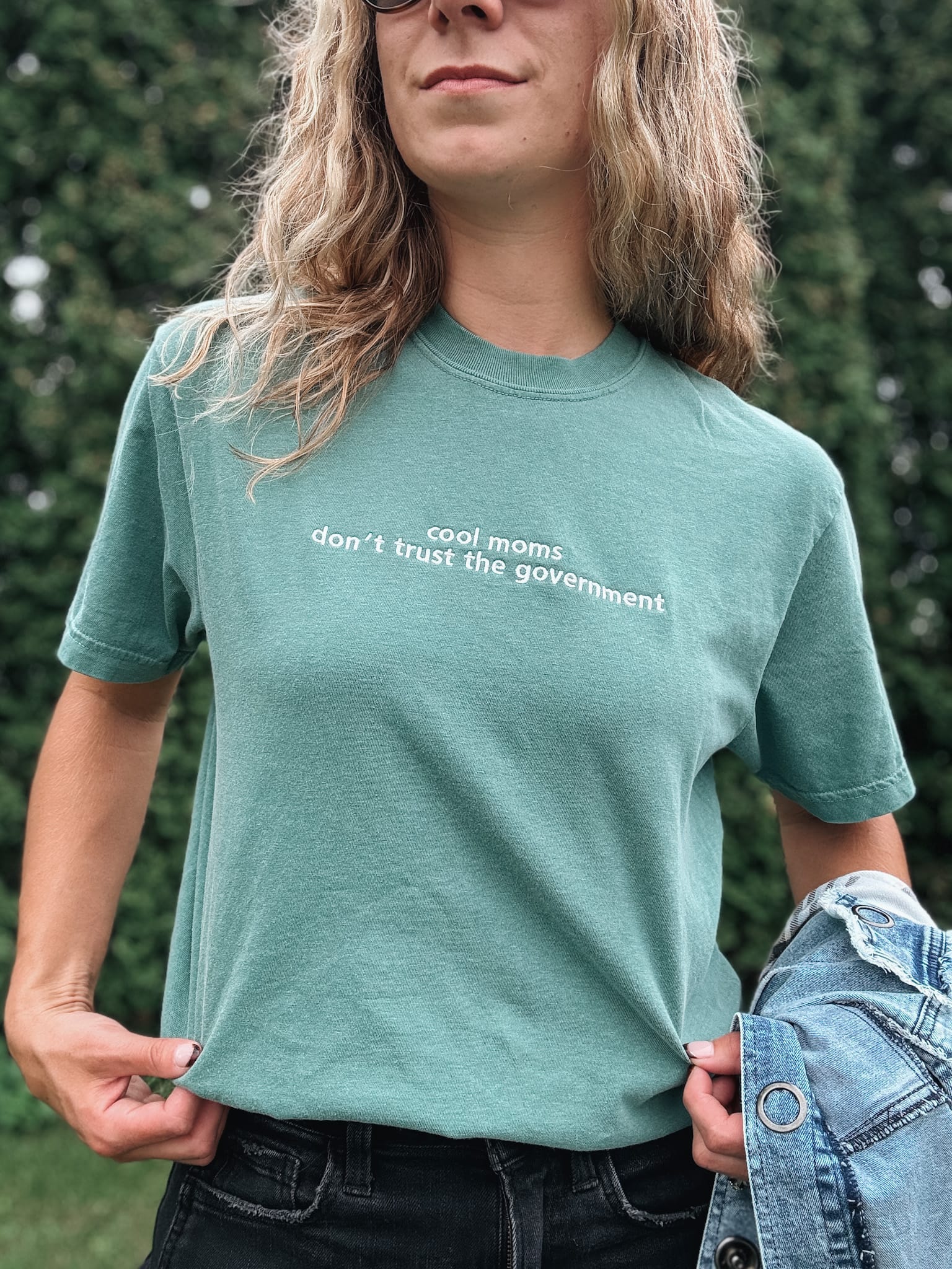 Cool Moms Don’t Trust the Government Tee Raising Brave Boutique