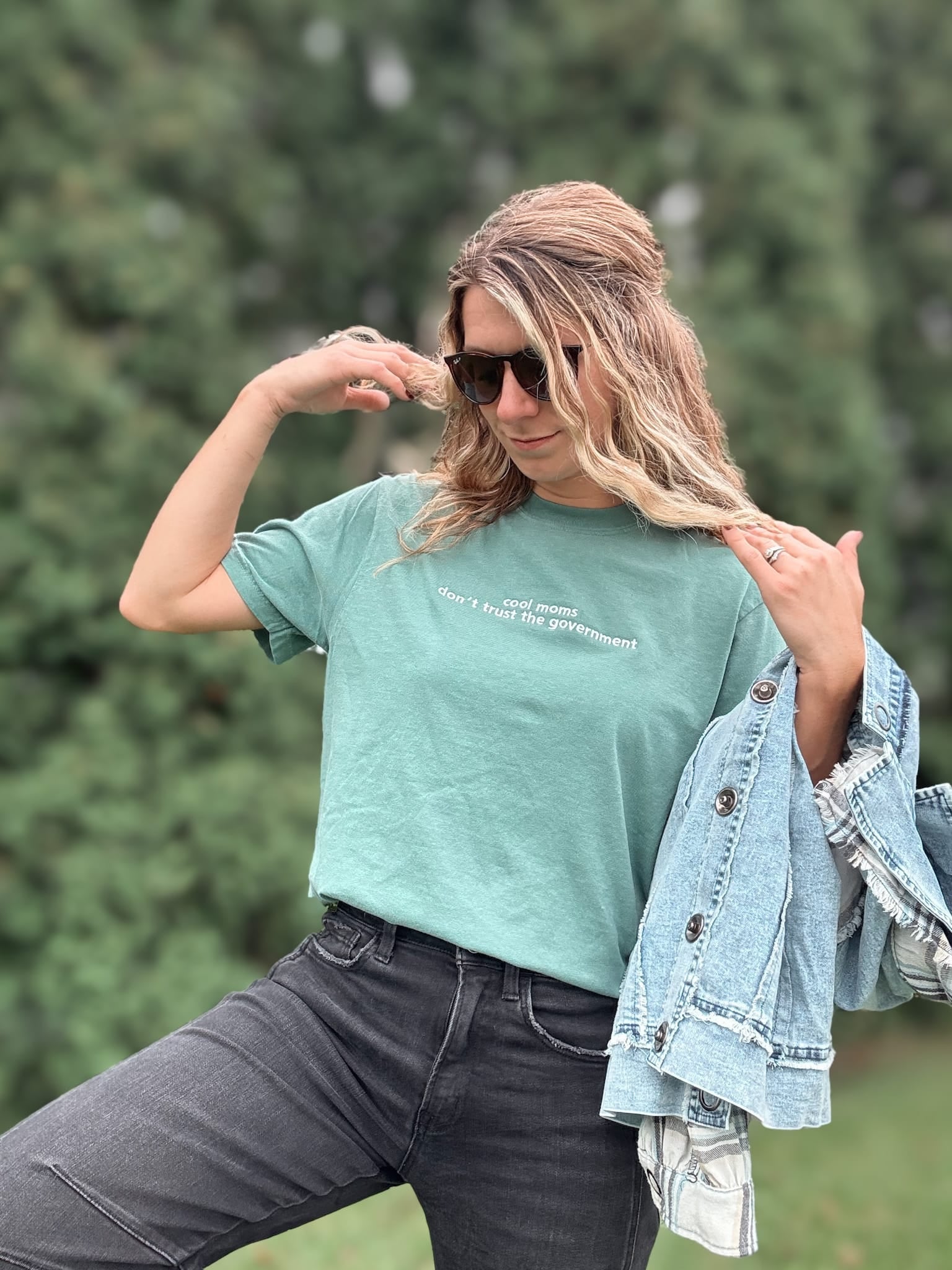 Cool Moms Don’t Trust the Government Tee Raising Brave Boutique