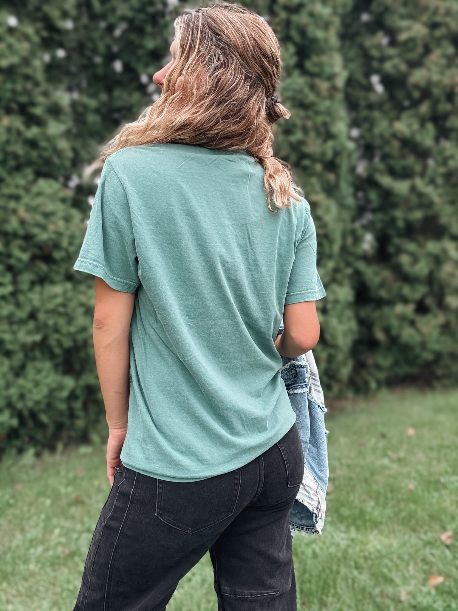 Cool Moms Don’t Trust the Government Tee Raising Brave Boutique